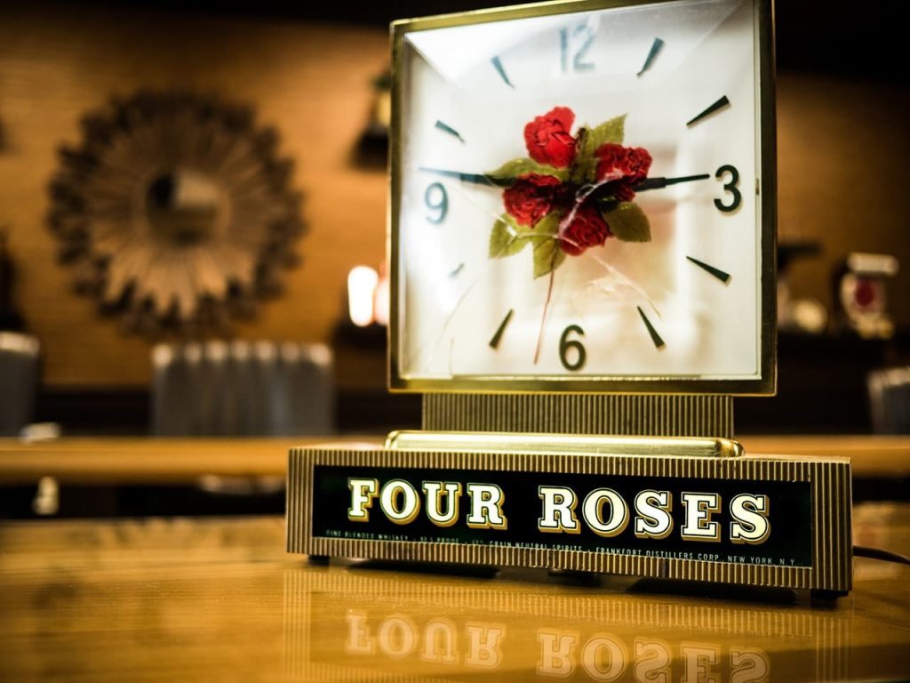 Vintage Four Roses パブミラー　フォアローゼズ　ビンテージ　鏡 Four Roses Knows Novelty | Four Roses